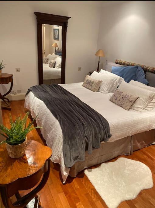 Spacious Flat In The Most Desirable Area Of Лондон Экстерьер фото